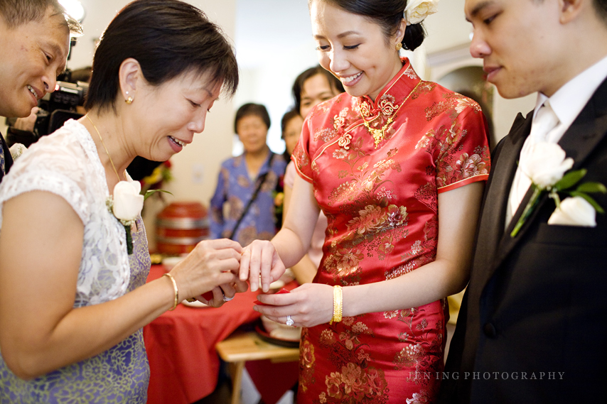 Chinese wedding photography in Boston, MA - gifts for bride and groom