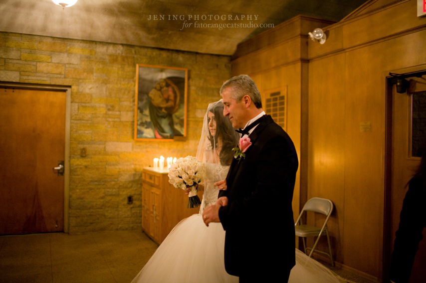 Armenian wedding photographer - bride with father