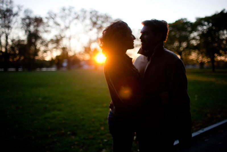 Charles River engagement session in Cambridge - couple at sunset