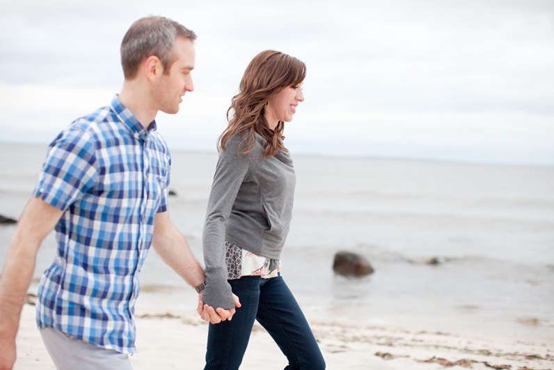 beach engagement session in connecticut