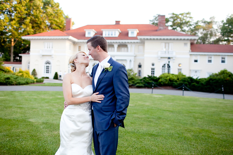 bride and groom at tupper manor
